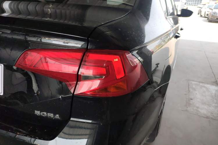 Used Volkswagen Bora 2018 1.5L Automatic Comfort Model Right Rear Taillight