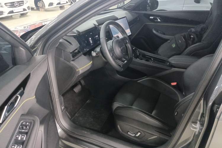 Used Lynk & Co 03 2023 2.0TD DCT JingPro Driver Seat