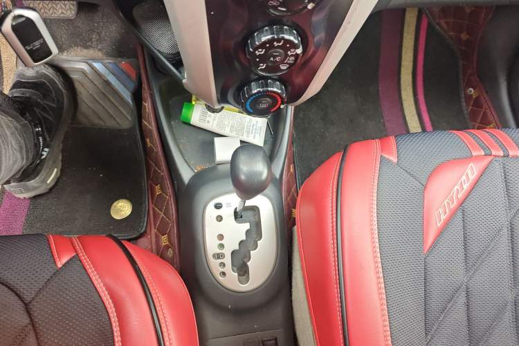 Used Toyota Yaris 2011 1.6E Automatic Charm Edition Gear Lever