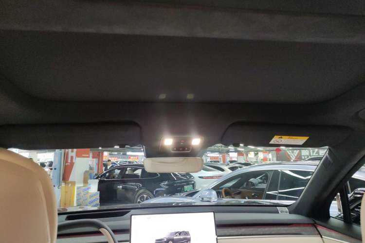 Used ONVO Luxeed L90 2025 Model—Ultra Six-Seater Version
