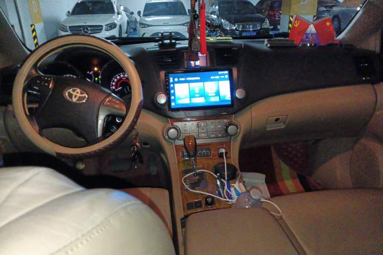 Used Toyota Highlander 2009 2.7L Two-Wheel Drive 7-Seater Luxury Edition