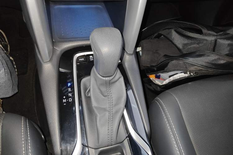 Used Toyota FRONTLANDER 2023 2.0L CVT Luxury Edition Gear Lever