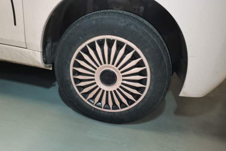 Used Chery QQ Ice Cream 2022 120km Conical Shape Lithium Iron Phosphate