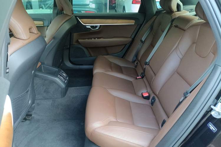 Used Volvo S90 2024 B5 Zhiyi Luxury Edition