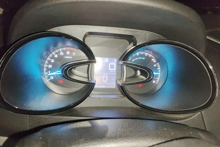 Used Dongfeng Aeolus AX7 2015 2.3L Automatic ZhiZun Version