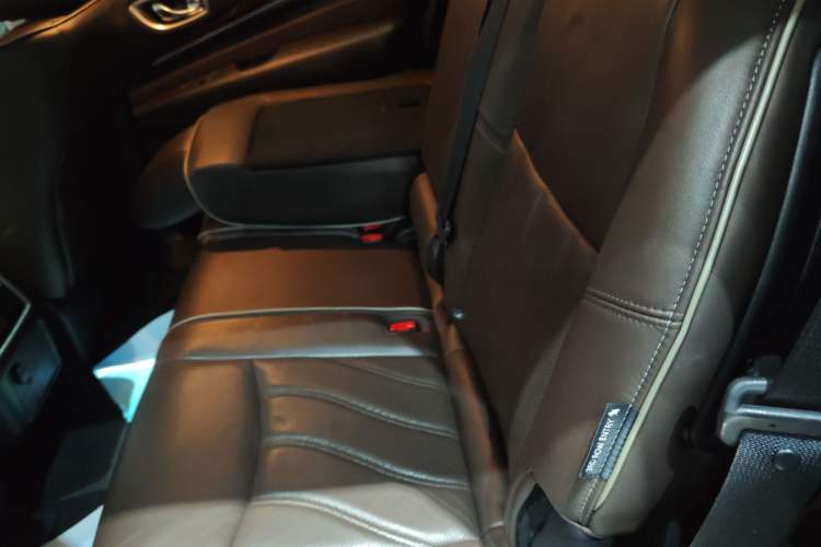 Used Infiniti QX60 2016 2.5 S/C Hybrid Two-Wheel-Drive Excellence Edition China V Standard Left Rear Seat