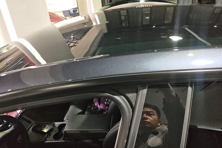 Used Tesla Model Y 2024 Long-Range All-Wheel-Drive Version
