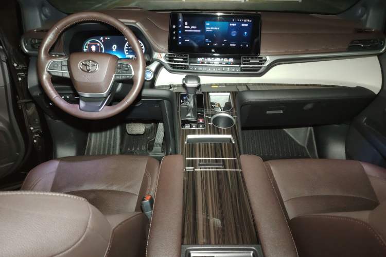 Used Toyota Granvia 2023 2.5L Hybrid Flagship VIP Edition Center Console