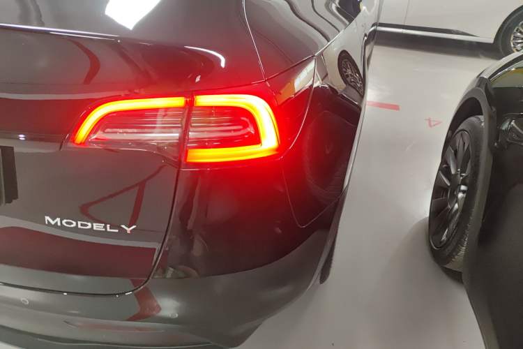 Used Tesla Model Y 2023 Rear-Wheel-Drive Version