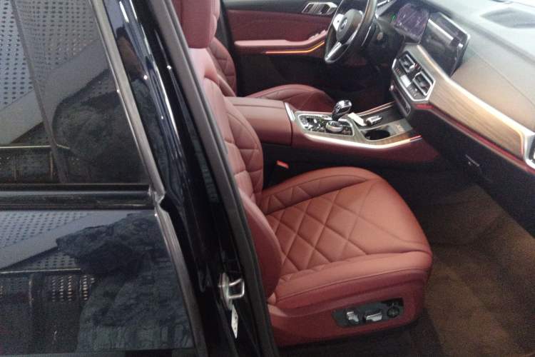 Used BMW X5 2022 Restyled xDrive 40Li Luxury Edition M Sport Package
