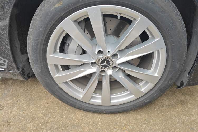 Used Mercedes-Benz S-Class 2023 S 400 L Business Model Right Front Wheel Hub