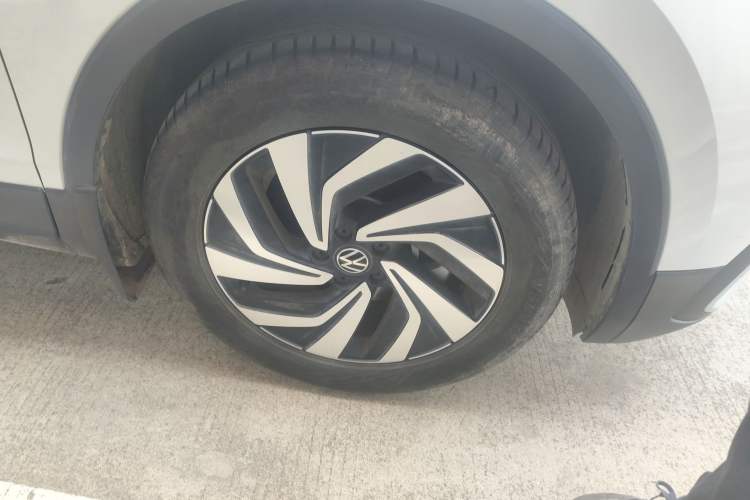 Used Volkswagen Tiguan L 2023 Revised Version 330TSI Automatic Two-Wheel Drive Smart Enjoyment Edition Right Front Wheel Hub