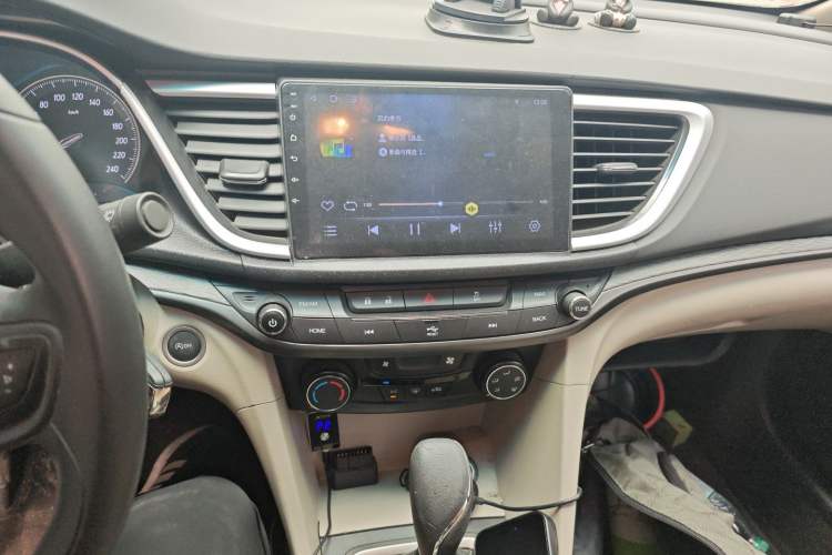 Used Buick GT 2016 15N Automatic Elite Edition Audio And AC Panel