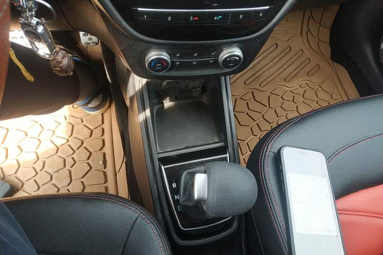 Used Haval H1 2016 Revised Version Blue Badge 1.5L AMT Luxury Edition
