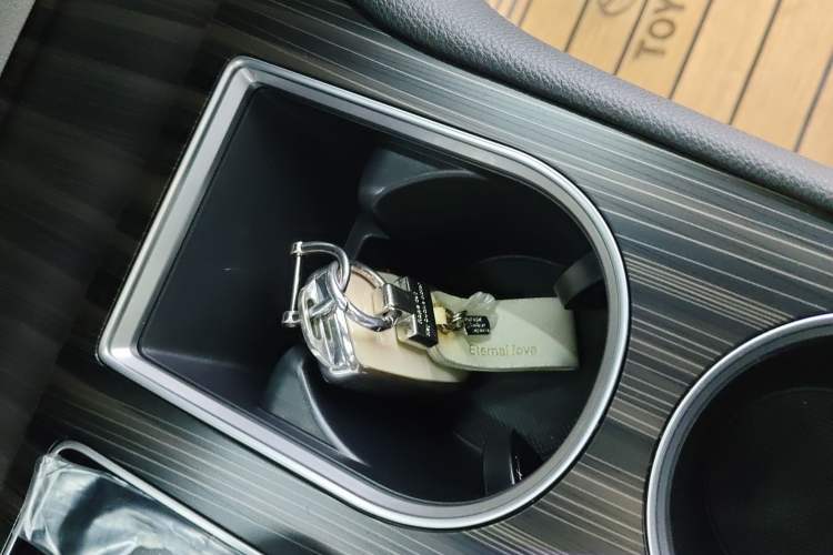 Used Toyota Granvia 2023 2.5L Hybrid Prestige VIP Edition
