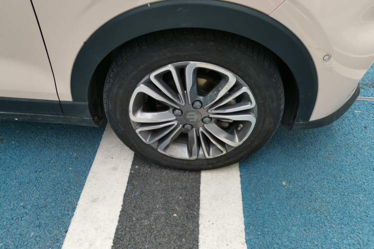 Used Leapmotor T03 2021 400 Luxury Edition Right Front Wheel Hub