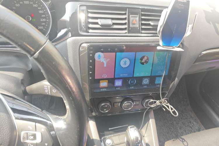 Used Volkswagen Sagitar 2015 230TSI Automatic Luxury Model
