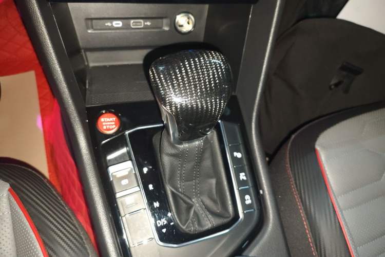 Used Volkswagen Tiguan L 2022 330TSI Automatic Two-Wheel Drive R-Line Flagship Edition
