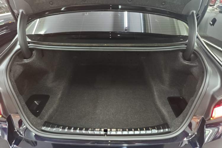 Used BMW 5 Series 2022 Second Facelift 525Li M Sport Package