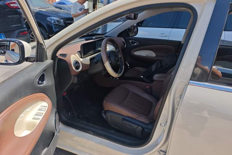 Used Wuling Bingo 2023 203km Comfort Edition Left Front Seat