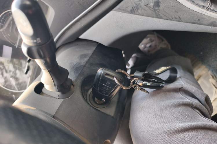 Used SAIC MAXUS Xintu V80 2019 2.0T Plus 6-Speed Manual – Aoyuntong Short Wheelbase Ultra-Low Roof 5/6-Seater