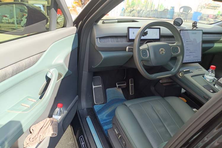 Used Nio ES8 2023 100kWh Signature Edition
