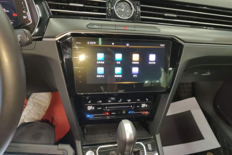 Used Volkswagen Magotan 2020 330TSI DSG Luxury Edition Audio And AC Panel