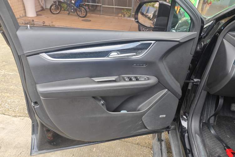 Used Cadillac XT5 2023 2.0T Two-Wheel-Drive Fashion Edition