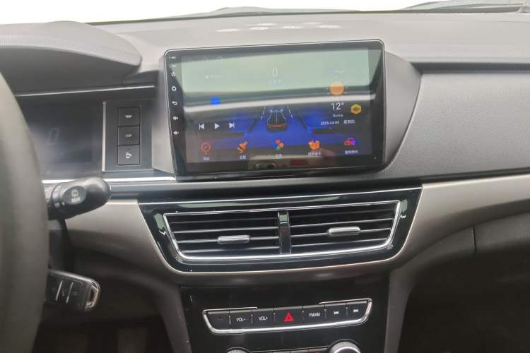 Used CHANGAN KAICHENG Oushang A600 2016 1.5L Manual Luxury 7-Seater Audio And AC Panel