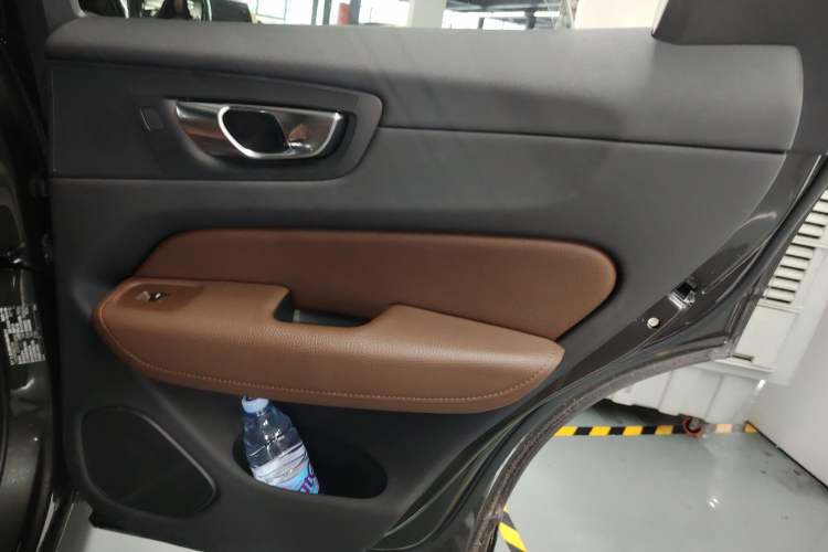 Used Volvo XC60 New Energy 2022 T8 Plug-in Hybrid All-Wheel Drive Smart Luxury Edition