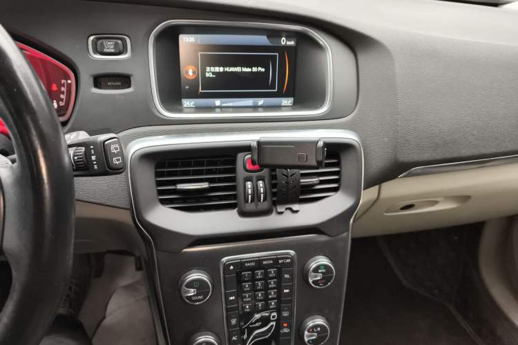 Used Volvo V40 2013 2.0T Zhiya Edition