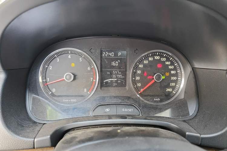 Used Volkswagen Lavida 2011 1.4 TSI DSG Prestige Edition Odometer Close Up