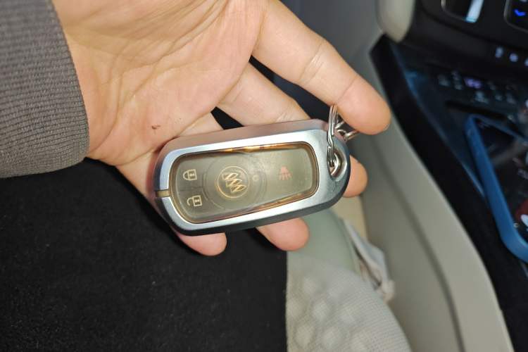 Used Buick GL8 2018 ES 28T Comfort Model China VI Standard Vehicle Key