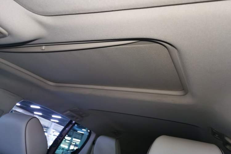 Used Buick GL8 2021 Land Cruiser Executive Class 652T Luxury Model
