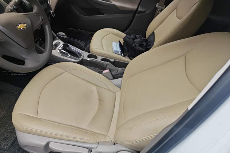 Used Chevrolet Cruze 2016 1.5L Automatic Stylish Sunroof Version Left Front Seat