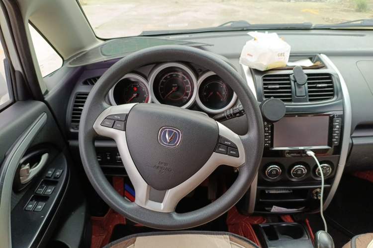 Used CHANGAN CX20 2014 1.4L IMT Sunroof Navigation Version China IV Standard
