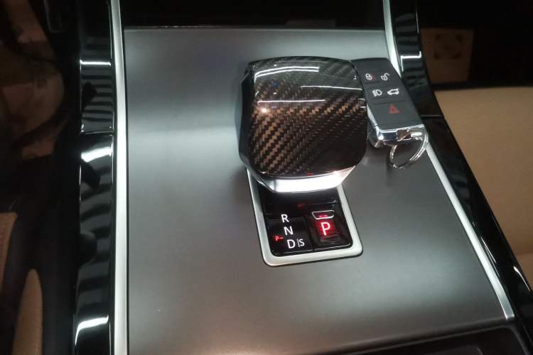 Used Land Rover Range Velar 2024 Dynamic HSE
