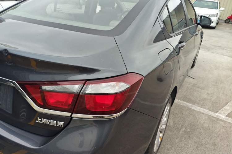 Used Chevrolet Cruze 2015 1.5L Automatic Fashion Navigation Edition Right Rear Taillight