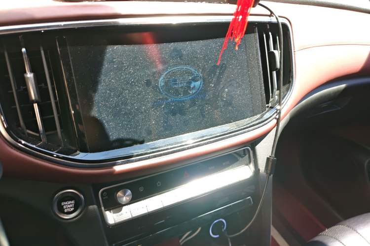 Used GAC Trumpchi GS8 2020 GS8S 390T Two-Wheel Drive Prestige Edition Audio And AC Panel