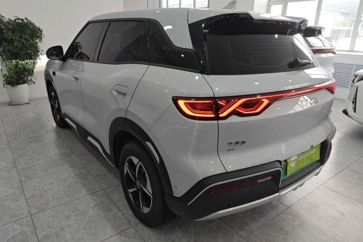 Used BYD Yuan UP 2025 Intelligent Driving Version 401 km Leading Edition Rear Left 45 Deg