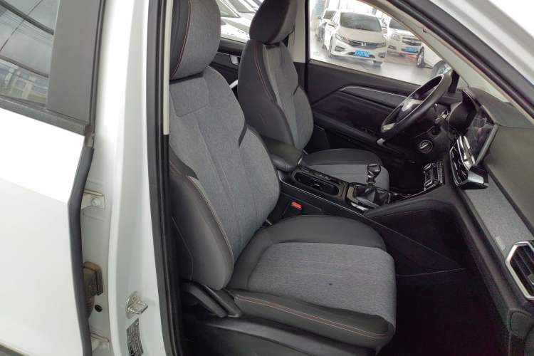 Used Baojun RS-5 2019 1.5T Manual Super Connectivity Version China VI Right Front Seat