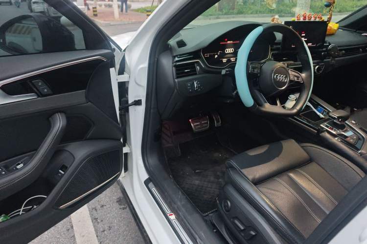 Used Audi A4L 2023 40 TFSI Bang & Olufsen Starry Night Edition
