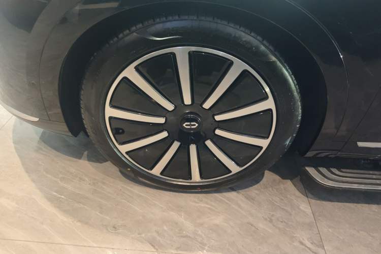 Used Hima AITO M9 2025 Extended-Range Max Version 52 kWh 6-Seater Edition Exterior 4