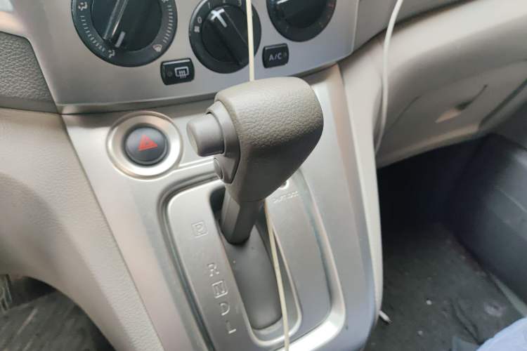 Used Nissan NV200 2018 1.6L CVT Luxury Model Gear Lever