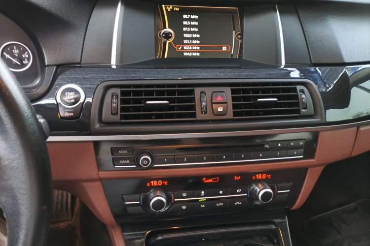 Used BMW 5 Series 2014 520Li Elegant Model
