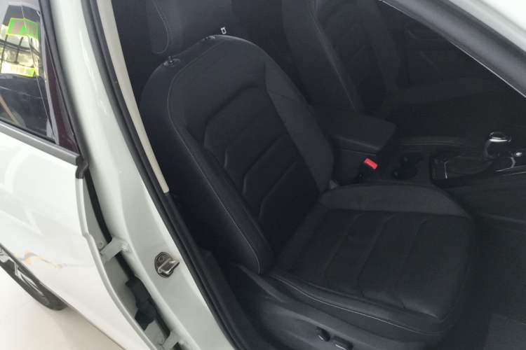 Used Volkswagen Tayron 2021 330TSI Two-Wheel-Drive 3rd Anniversary Limited Edition Right Front Seat