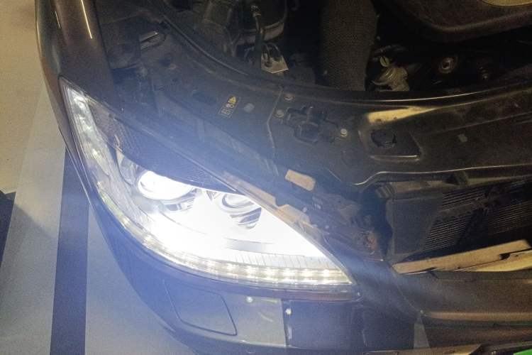 Used Mercedes-Benz S-Class 2008 S 300 L Executive Edition Right Front Headlight