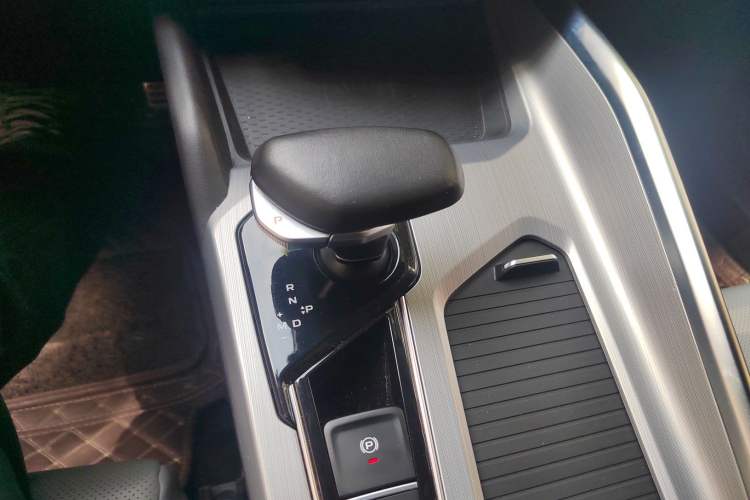 Used Geely Auto Preface 2021 2.0TD Flagship Edition Gear Lever