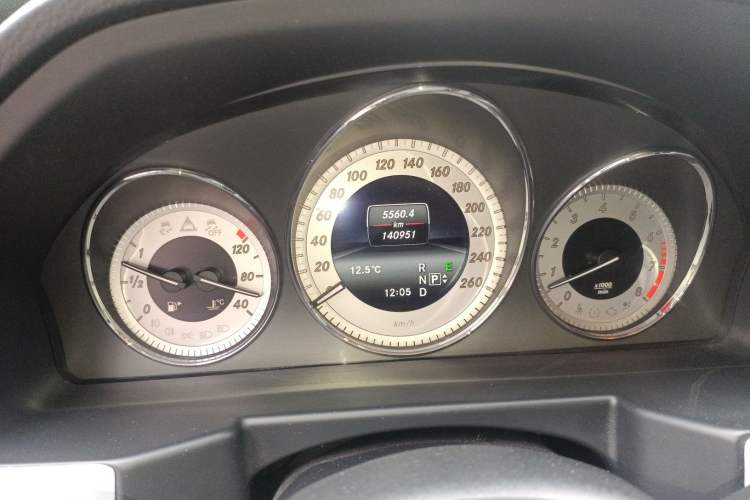 Used Mercedes-Benz GLK-Class 2013 GLK 300 4MATIC Dynamic Sunroof Model
