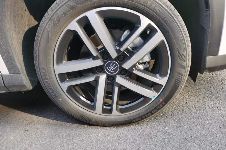 Used BYD Song L DM-i 2025 Intelligent Driving Version 112 km Beyond-Range Type Right Front Wheel Hub